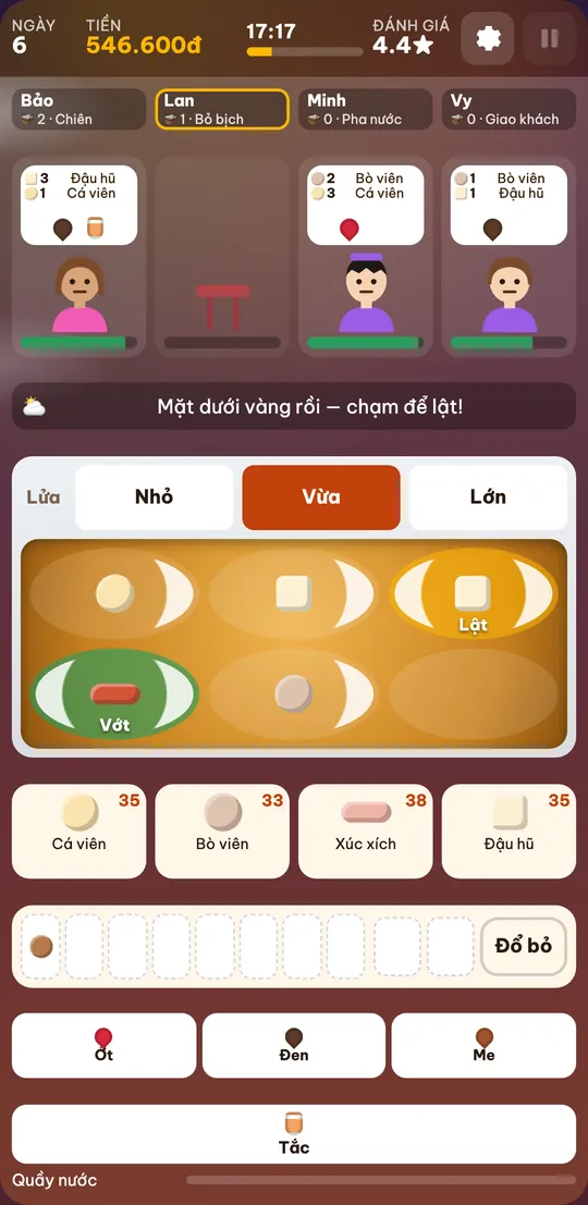 Màn hình bán khi chơi bốn người: dòng tên Bảo, Lan, Minh, Vy ở trên, bốn khách đang chờ với đơn hàng, chảo dầu đang chiên và bịch của Lan đang có vài món